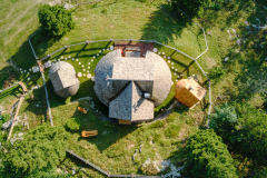 zunaj_od_zgoraj